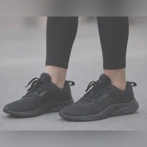 Nike Comfort Foot Women’s Black Athletic Sneakers Shoes US 6.5 Pre-Owned